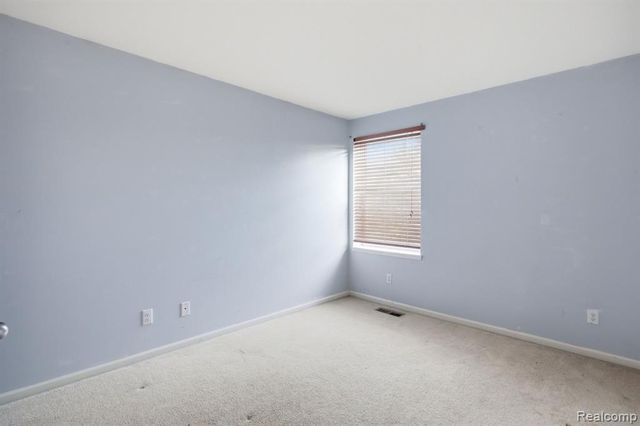 866 Canyon Creek Drive, Holly, MI 48442