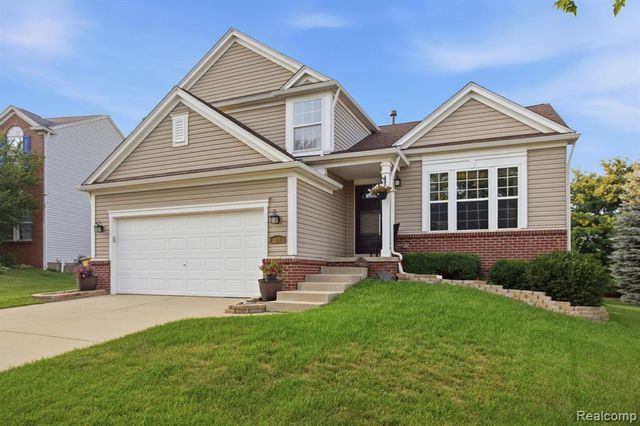 866 Canyon Creek Drive, Holly, MI 48442