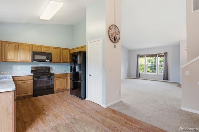 866 Canyon Creek Drive, Holly, MI 48442