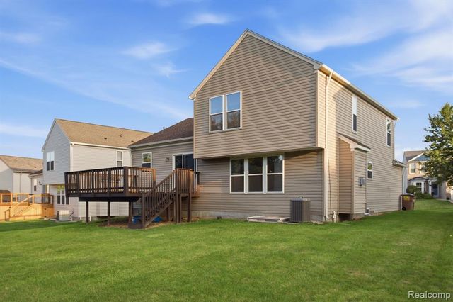 866 Canyon Creek Drive, Holly, MI 48442