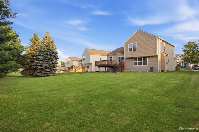 866 Canyon Creek Drive, Holly, MI 48442