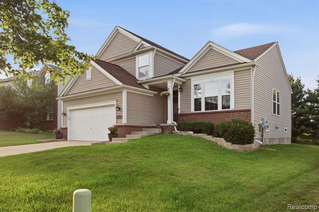 866 Canyon Creek Drive, Holly, MI 48442