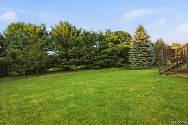 866 Canyon Creek Drive, Holly, MI 48442