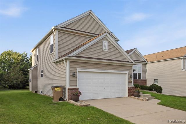866 Canyon Creek Drive, Holly, MI 48442