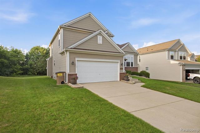 866 Canyon Creek Drive, Holly, MI 48442
