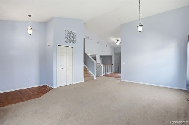 866 Canyon Creek Drive, Holly, MI 48442