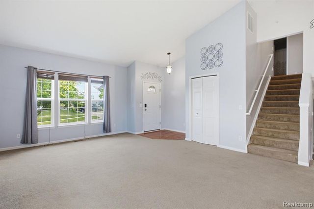 866 Canyon Creek Drive, Holly, MI 48442
