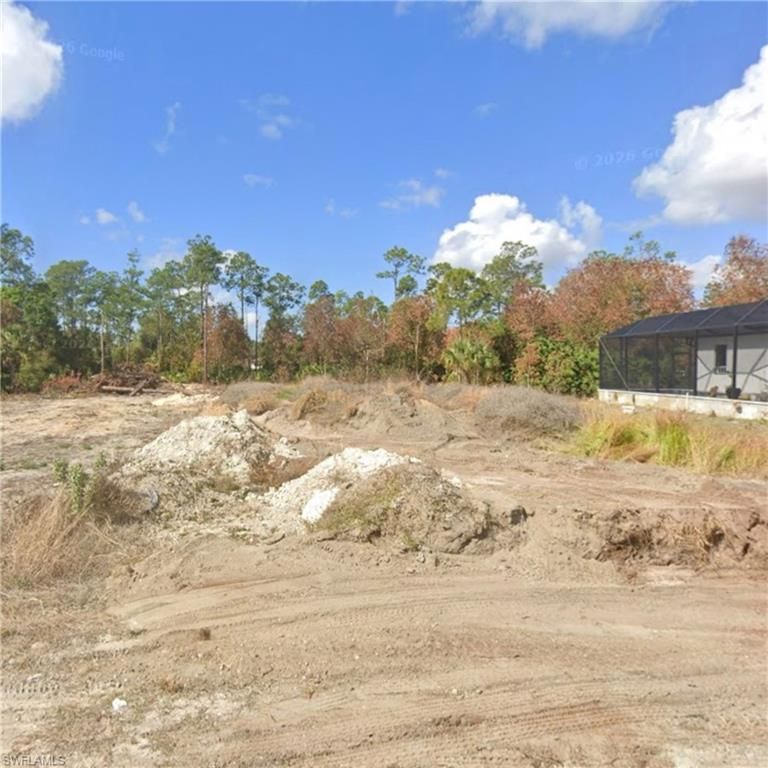121 Louis AVE, LEHIGH ACRES, FL 33936 — exterior