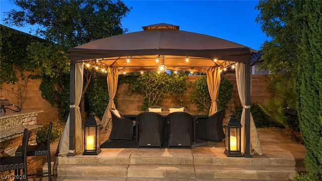 417 Lake Windemere Street, Las Vegas, NV 89138