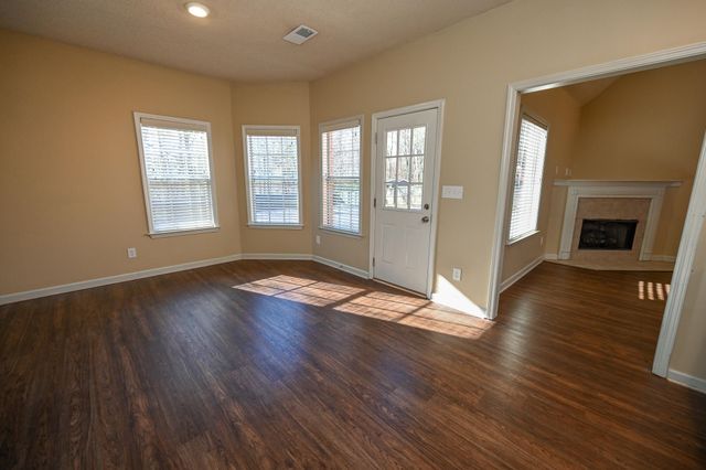 548 WESLEY WOODS DR, Memphis, TN 38018