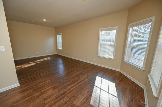 548 WESLEY WOODS DR, Memphis, TN 38018