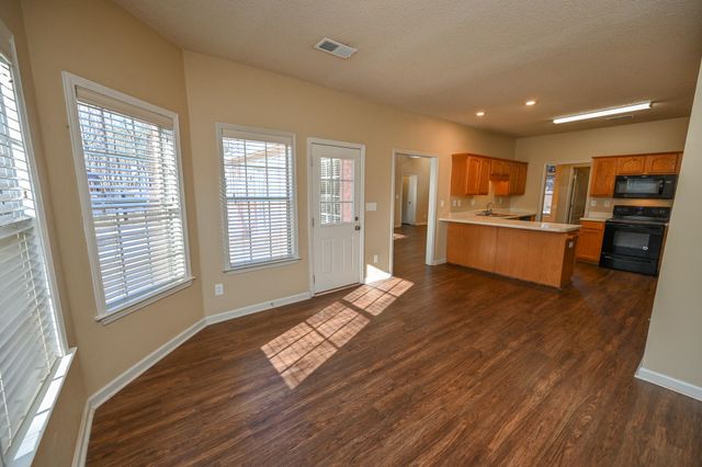 548 WESLEY WOODS DR, Memphis, TN 38018