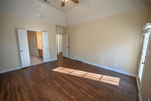 548 WESLEY WOODS DR, Memphis, TN 38018