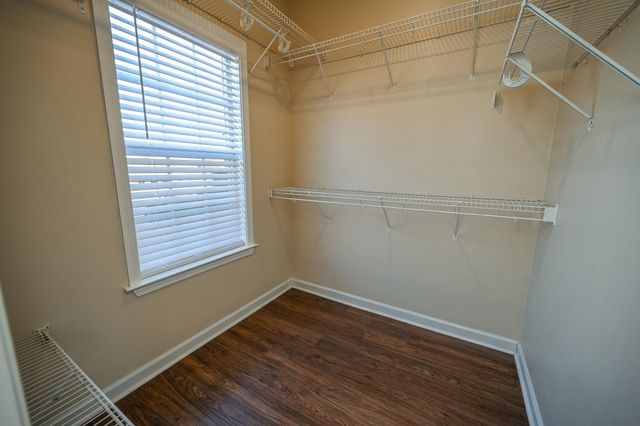 548 WESLEY WOODS DR, Memphis, TN 38018