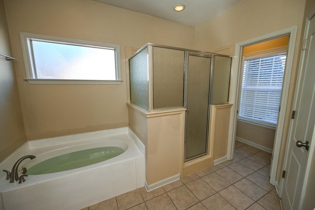 548 WESLEY WOODS DR, Memphis, TN 38018