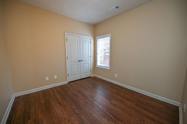 548 WESLEY WOODS DR, Memphis, TN 38018