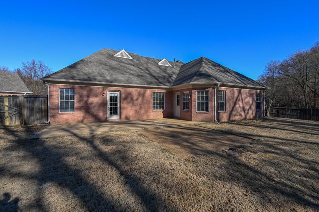 548 WESLEY WOODS DR, Memphis, TN 38018