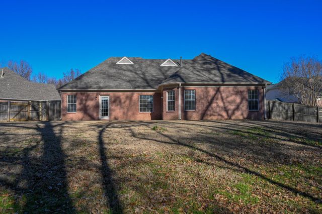 548 WESLEY WOODS DR, Memphis, TN 38018