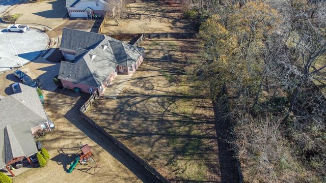 548 WESLEY WOODS DR, Memphis, TN 38018