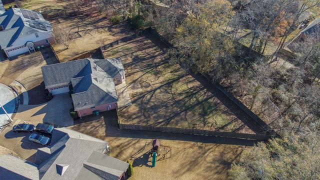 548 WESLEY WOODS DR, Memphis, TN 38018