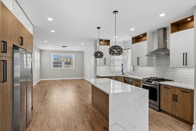 3842 W 108th Place, Chicago, IL 60655