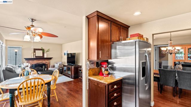 1045 Hollice Ln, Livermore, CA 94550