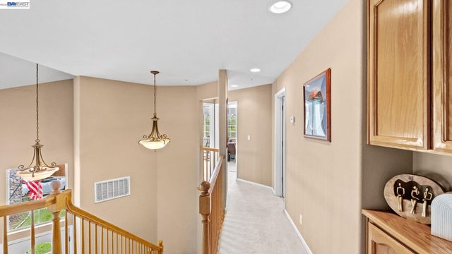 1045 Hollice Ln, Livermore, CA 94550