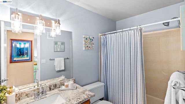 1045 Hollice Ln, Livermore, CA 94550