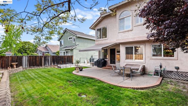 1045 Hollice Ln, Livermore, CA 94550