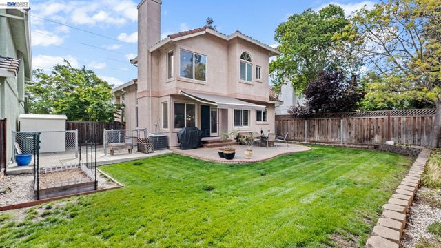 1045 Hollice Ln, Livermore, CA 94550