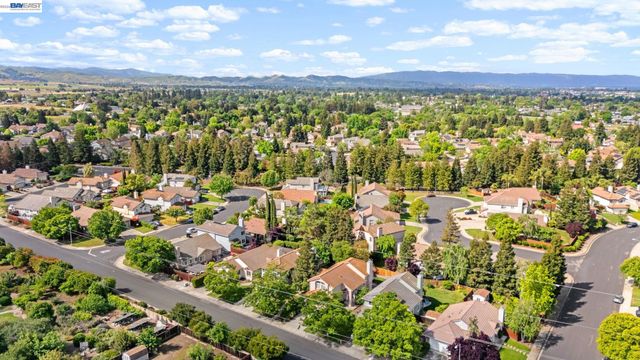 1045 Hollice Ln, Livermore, CA 94550