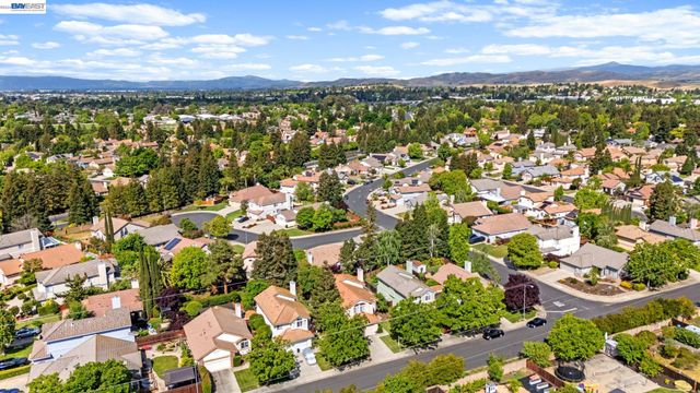 1045 Hollice Ln, Livermore, CA 94550