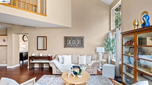 1045 Hollice Ln, Livermore, CA 94550