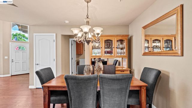 1045 Hollice Ln, Livermore, CA 94550