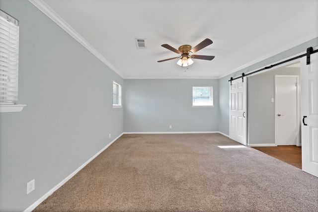 1615 Cresthaven Drive, Pantego, TX 76013