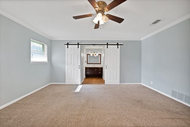 1615 Cresthaven Drive, Pantego, TX 76013