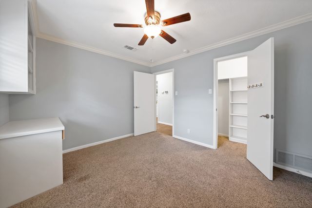 1615 Cresthaven Drive, Pantego, TX 76013