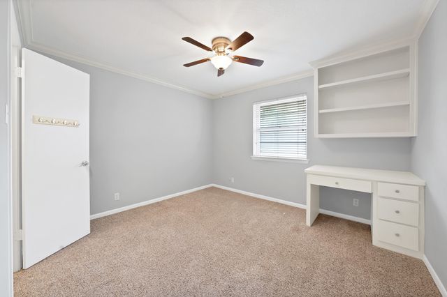 1615 Cresthaven Drive, Pantego, TX 76013