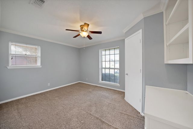 1615 Cresthaven Drive, Pantego, TX 76013