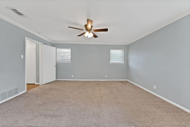 1615 Cresthaven Drive, Pantego, TX 76013