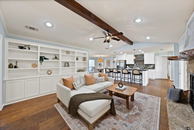 1615 Cresthaven Drive, Pantego, TX 76013