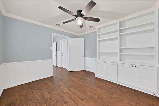 1615 Cresthaven Drive, Pantego, TX 76013