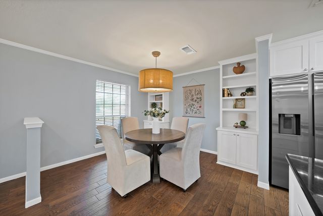 1615 Cresthaven Drive, Pantego, TX 76013