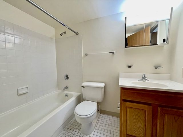 400 Massachusetts Avenue 1, Boston, MA 02115