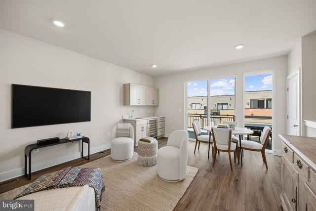 105 GLASS LN, Baltimore, MD 21230