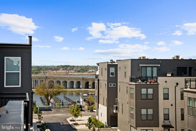 105 GLASS LN, Baltimore, MD 21230