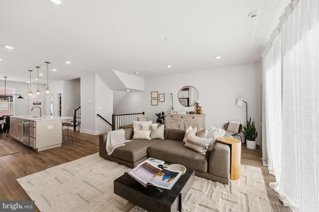 105 GLASS LN, Baltimore, MD 21230