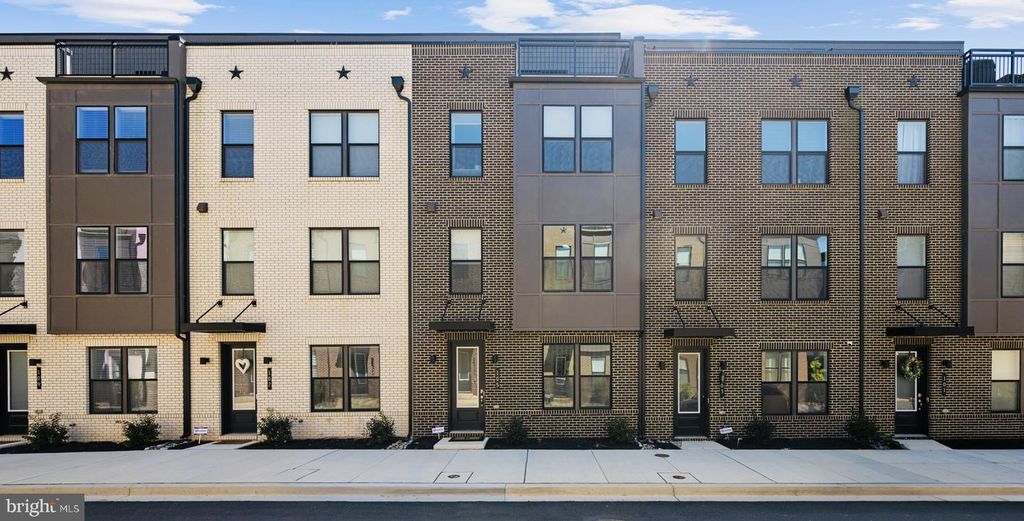 105 GLASS LN, Baltimore, MD 21230