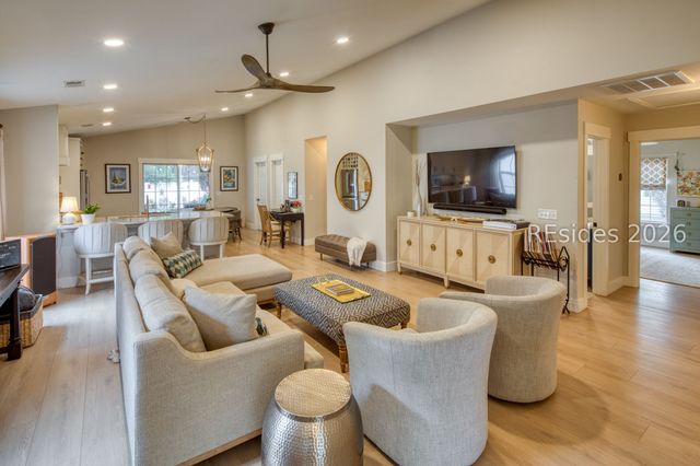 20 Lakeside Dr, Bluffton, SC 29910