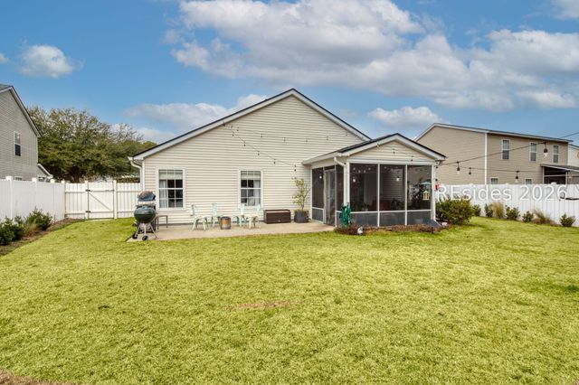 20 Lakeside Dr, Bluffton, SC 29910